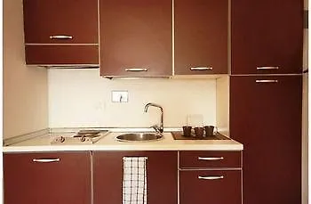 Aparthotel Residenza Giulia Roma 3*,