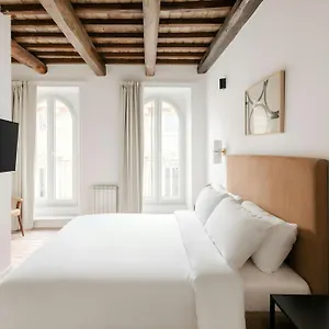 Sonder By Marriott Bonvoy Piazza Venezia *** Roma