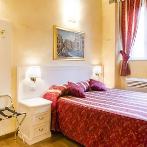 לינה וארוחת בוקר Domus Trevi